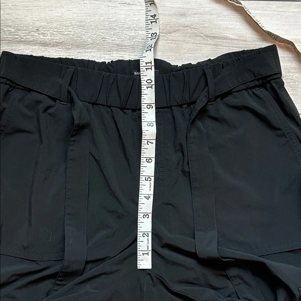 Banana Republic Tie Waist Cargo Jogger Pants in black size medium
